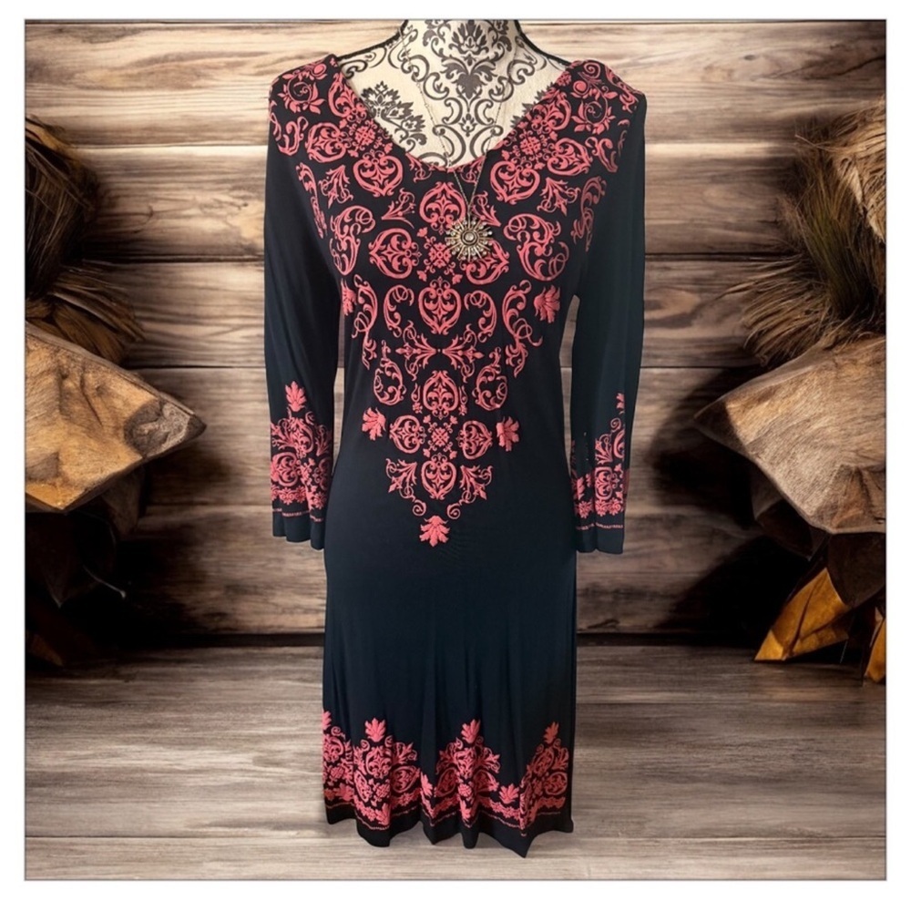 South Main Medium  Black and Pink Paisley Patterned  long sleeve​​ - Picture 4 of 4